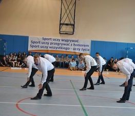 Zdjęcie z galerii: Uroczyste otwarcie hali sportowej w ZSP nr 1 w Tomaszowie Mazowieckim