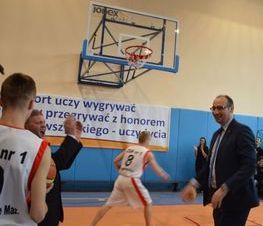 Zdjęcie z galerii: Uroczyste otwarcie hali sportowej w ZSP nr 1 w Tomaszowie Mazowieckim