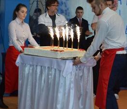 Zdjęcie z galerii: Uroczyste otwarcie hali sportowej w ZSP nr 1 w Tomaszowie Mazowieckim