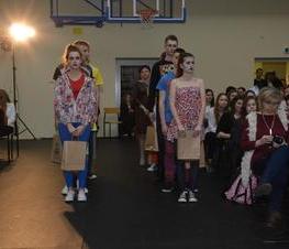 Zdjęcie z galerii: FINAŁ XIII POWIATOWEGO KONKURSU PLASTYCZNEGO