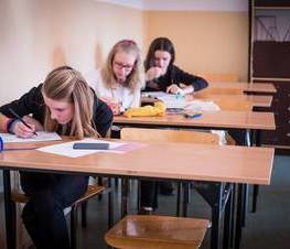 Zdjęcie z galerii: FINAŁ XIII POWIATOWEGO KONKURSU PLASTYCZNEGO