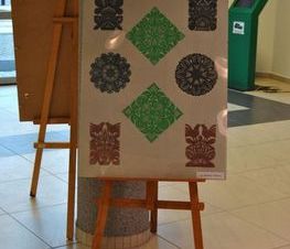 Zdjęcie z galerii: Wystawa prac twórcy ludowego Pana Aleksandra Dutkiewicza w Starostwie Powiatowym