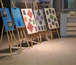 Zdjęcie z galerii: Wystawa prac twórcy ludowego Pana Aleksandra Dutkiewicza w Starostwie Powiatowym