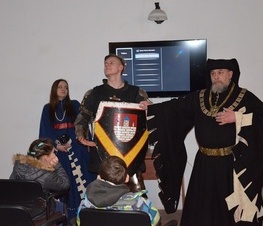 Zdjęcie z galerii: Historyczna Akademia z Rycerstwem - Ferie Zimowe z GCK w Inowłodzu