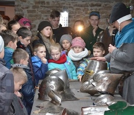 Zdjęcie z galerii: Historyczna Akademia z Rycerstwem - Ferie Zimowe z GCK w Inowłodzu