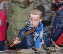 Zdjęcie z galerii: Historyczna Akademia z Rycerstwem - Ferie Zimowe z GCK w Inowłodzu