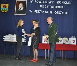 Zdjęcie z galerii: IV Powiatowy Konkurs Recytatorski w Językach Obcych