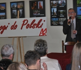 Zdjęcie z galerii: „Drogi do Polski…” Spotkanie młodzieży z Zygmuntem Augustyniakiem