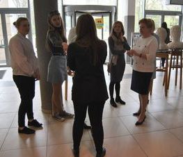 Zdjęcie z galerii: Wystawa w Starostwie Powiatowym Laureatek Ogólnopolskiego Przeglądu z Rysunku, Malarstwa i Rzeźby w Katowicach