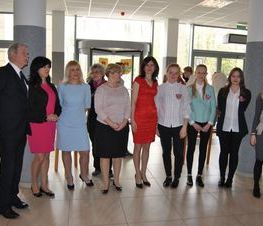 Zdjęcie z galerii: Wystawa w Starostwie Powiatowym Laureatek Ogólnopolskiego Przeglądu z Rysunku, Malarstwa i Rzeźby w Katowicach