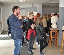 Zdjęcie z galerii: Wystawa w Starostwie Powiatowym Laureatek Ogólnopolskiego Przeglądu z Rysunku, Malarstwa i Rzeźby w Katowicach