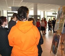 Zdjęcie z galerii: Wystawa w Starostwie Powiatowym Laureatek Ogólnopolskiego Przeglądu z Rysunku, Malarstwa i Rzeźby w Katowicach