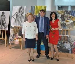 Zdjęcie z galerii: Wystawa w Starostwie Powiatowym Laureatek Ogólnopolskiego Przeglądu z Rysunku, Malarstwa i Rzeźby w Katowicach