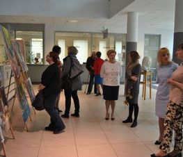 Zdjęcie z galerii: Wystawa w Starostwie Powiatowym Laureatek Ogólnopolskiego Przeglądu z Rysunku, Malarstwa i Rzeźby w Katowicach