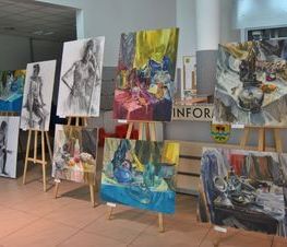 Zdjęcie z galerii: Wystawa w Starostwie Powiatowym Laureatek Ogólnopolskiego Przeglądu z Rysunku, Malarstwa i Rzeźby w Katowicach
