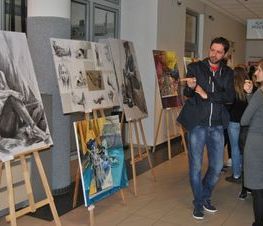 Zdjęcie z galerii: Wystawa w Starostwie Powiatowym Laureatek Ogólnopolskiego Przeglądu z Rysunku, Malarstwa i Rzeźby w Katowicach