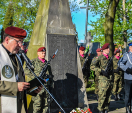 Zdjęcie z galerii: 	Uroczystości upamiętniające 71 Rocznicę Zakończenia Wojny