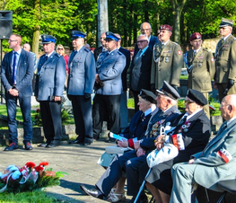 Zdjęcie z galerii: 	Uroczystości upamiętniające 71 Rocznicę Zakończenia Wojny