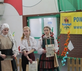 Zdjęcie z galerii: W Rzeczycy odbył się XVI Festiwal Gimnazjalny 'Wieś polska w poezji i prozie'