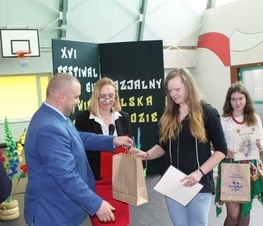 Zdjęcie z galerii: W Rzeczycy odbył się XVI Festiwal Gimnazjalny 'Wieś polska w poezji i prozie'