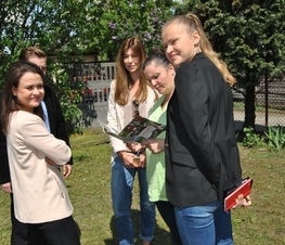 Zdjęcie z galerii: Spotkanie organizacyjne w DPS-ie z Paniami z Fundacji TV Puls Pod Dębem