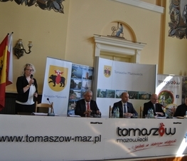 Zdjęcie z galerii: 	Konferencja prasowa dotycząca Obchodów Uroczystości 1050 Chrztu Polski i Ustanowienia Św. Antoniego Patronem Miasta Tomaszowa i Powiatu Tomaszowskiego