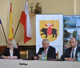 Zdjęcie z galerii: 	Konferencja prasowa dotycząca Obchodów Uroczystości 1050 Chrztu Polski i Ustanowienia Św. Antoniego Patronem Miasta Tomaszowa i Powiatu Tomaszowskiego