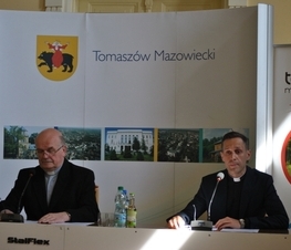 Zdjęcie z galerii: 	Konferencja prasowa dotycząca Obchodów Uroczystości 1050 Chrztu Polski i Ustanowienia Św. Antoniego Patronem Miasta Tomaszowa i Powiatu Tomaszowskiego