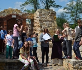 Zdjęcie z galerii: 	Zamek w Inowłodzu w barwach historii, poezji i fotografii
