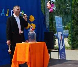 Zdjęcie z galerii: Piknik rodzinny zorganizowany przez Ośrodek Szkolno Wychowawczy pod hasłem,, Odczarować Majową'