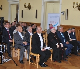 Zdjęcie z galerii: 	Obrady 1050-Lecia Chrztu Polski