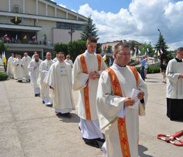 Zdjęcie z galerii: 	Św. Antoni z Padwy patronem Powiatu Tomaszowskiego i Miasta Tomaszowa Mazowieckiego