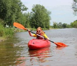 Zdjęcie z galerii: 	Kajakowy Dzień Dziecka 