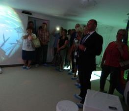 Zdjęcie z galerii: 	Biała Sala Doświadczania Świata w Szkole Podstawowej nr 12 im. Jana Pawła II w Zespole Szkolno-Przedszkolnym nr 2 w Tomaszowie Mazowieckim została uroczyście otwarta. 