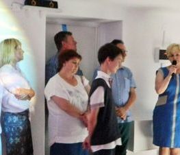 Zdjęcie z galerii: 	Biała Sala Doświadczania Świata w Szkole Podstawowej nr 12 im. Jana Pawła II w Zespole Szkolno-Przedszkolnym nr 2 w Tomaszowie Mazowieckim została uroczyście otwarta. 