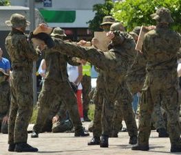 Zdjęcie z galerii: 	Obchody Świąta 25 Brygady Kawalerii Powietrznej oraz występy w ramach Dni Tomaszowa