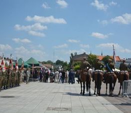 Zdjęcie z galerii: 	Obchody Świąta 25 Brygady Kawalerii Powietrznej oraz występy w ramach Dni Tomaszowa