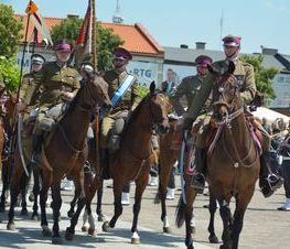 Zdjęcie z galerii: 	Obchody Świąta 25 Brygady Kawalerii Powietrznej oraz występy w ramach Dni Tomaszowa