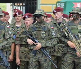 Zdjęcie z galerii: 	Obchody Świąta 25 Brygady Kawalerii Powietrznej oraz występy w ramach Dni Tomaszowa