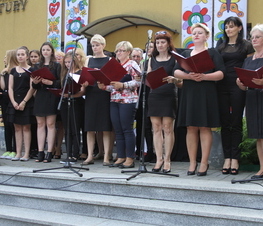 Zdjęcie z galerii: 	Piknik Artystyczny „artMOKrok”