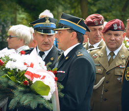 Zdjęcie z galerii: Obelisk pamięci pomordowanych policjantów