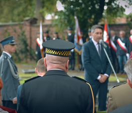 Zdjęcie z galerii: Obelisk pamięci pomordowanych policjantów