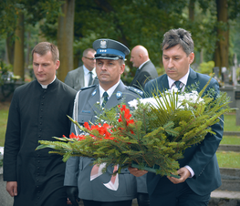 Zdjęcie z galerii: Obelisk pamięci pomordowanych policjantów