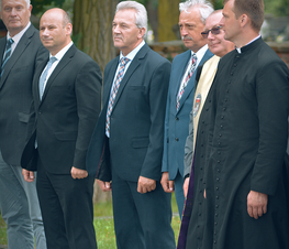 Zdjęcie z galerii: Obelisk pamięci pomordowanych policjantów
