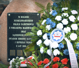 Zdjęcie z galerii: Obelisk pamięci pomordowanych policjantów