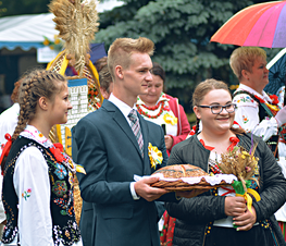 Zdjęcie z galerii: Dożynki Powiatowe Ujazd 2017