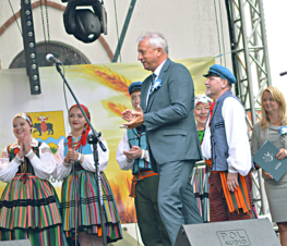 Zdjęcie z galerii: Dożynki Powiatowe Ujazd 2017