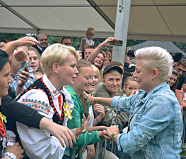 Zdjęcie z galerii: Dożynki Powiatowe Ujazd 2017