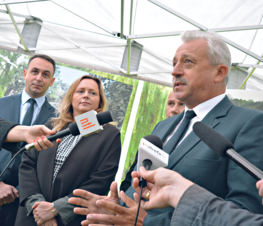 Zdjęcie z galerii: Konferencja prasowa, dotyczącą otrzymanej dotacji na rewitalizację parku oraz ,,Starej Budowlanki'