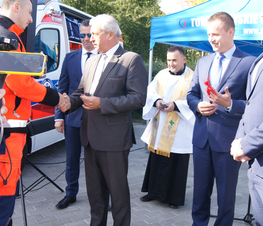 Zdjęcie z galerii: Nowe ambulanse w Tomaszowskim Centrum Zdrowia